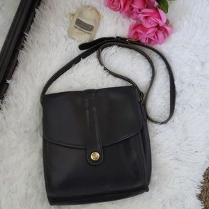 COPY - Vintage Coach Crossbody Leather Black Purse